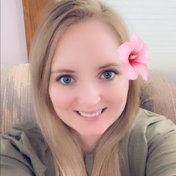 Meet your Posher, Kelsie - Picture 2 of 2